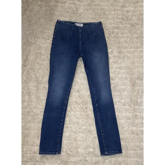 Free People Denim - Free People medium wash pleated pull-on skinny denim jeans Size 28